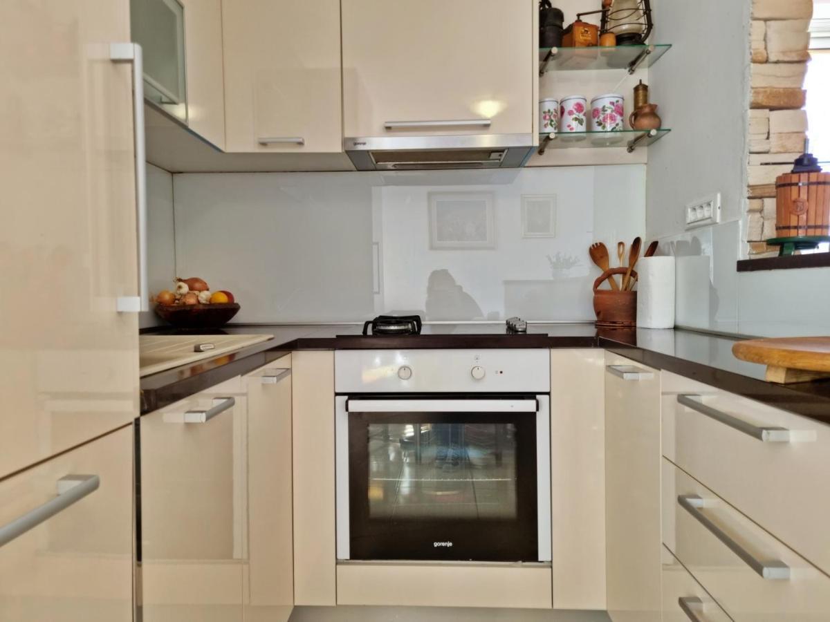 Apartment Tica Омиш Экстерьер фото
